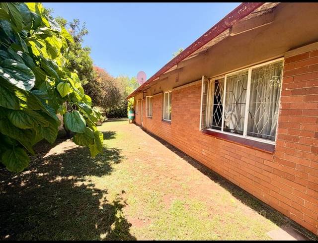 3 BEDROOM HOUSE FOR SALE IN VANDERBIJLPARK CE 2